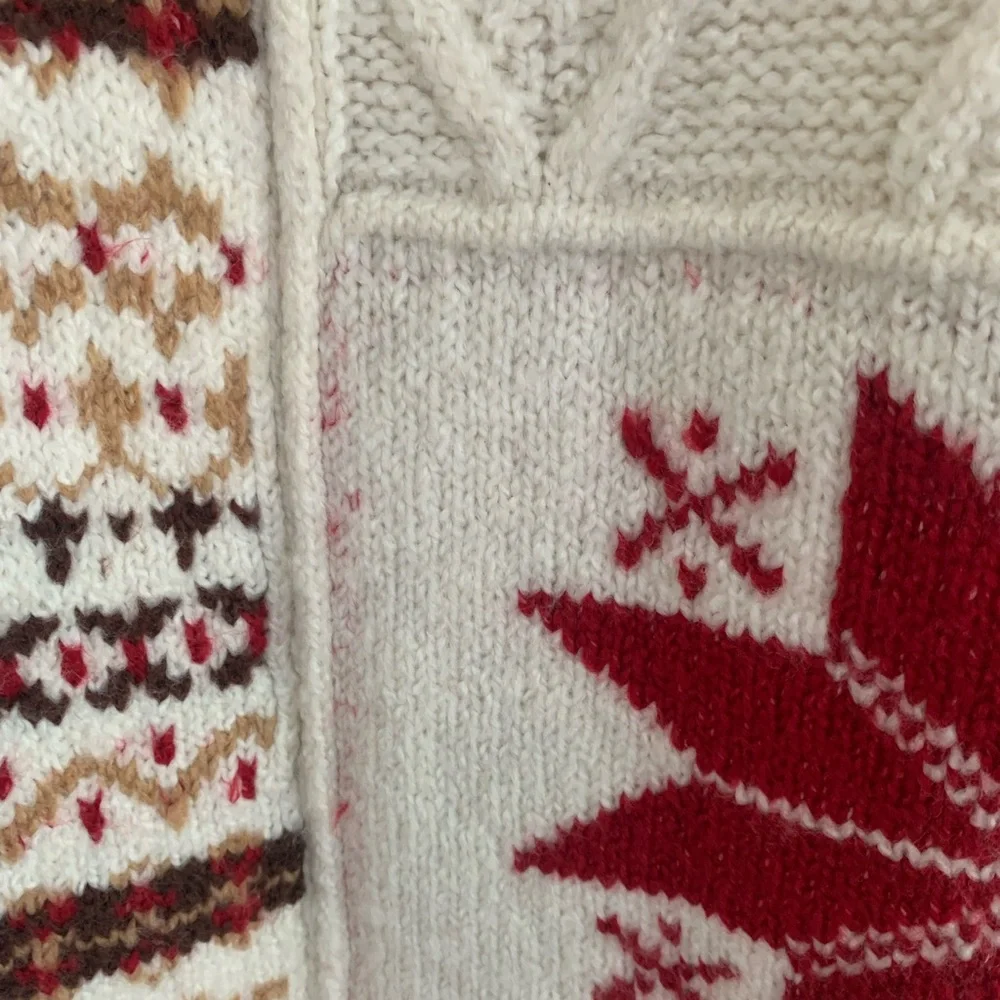 American Eagle Mock Neck Fair Isle Snowflake Sweater Size Small - Picture 13 of 14